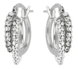 Orecchini doppi a cerchio in oro bianco con due file di cristalli bianchi su sfondo bianco