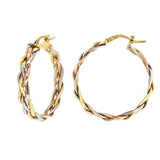 Orecchini a cerchio a treccia in oro tre colori bianco giallo e rosa su sfondo bianco