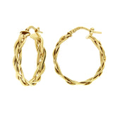 Orecchini a cerchio a treccia in oro giallo su sfondo bianco