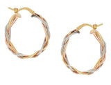 Orecchini a cerchio a treccia in oro tre colori giallo rosa e bianco su sfondo bianco