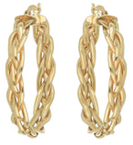 Orecchini a cerchio a treccia in oro giallo su sfondo bianco