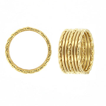 Anello multifila in oro giallo su sfondo bianco